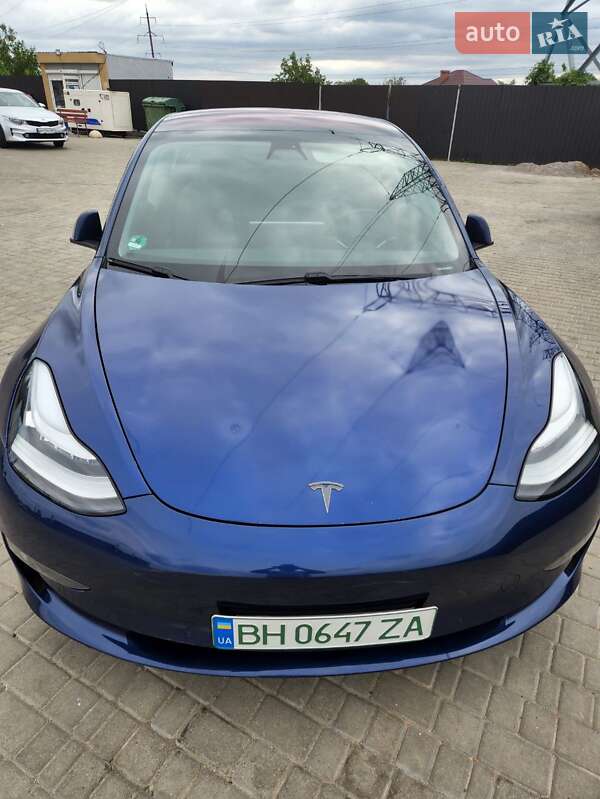 Седан Tesla Model 3 2018 в Одесі