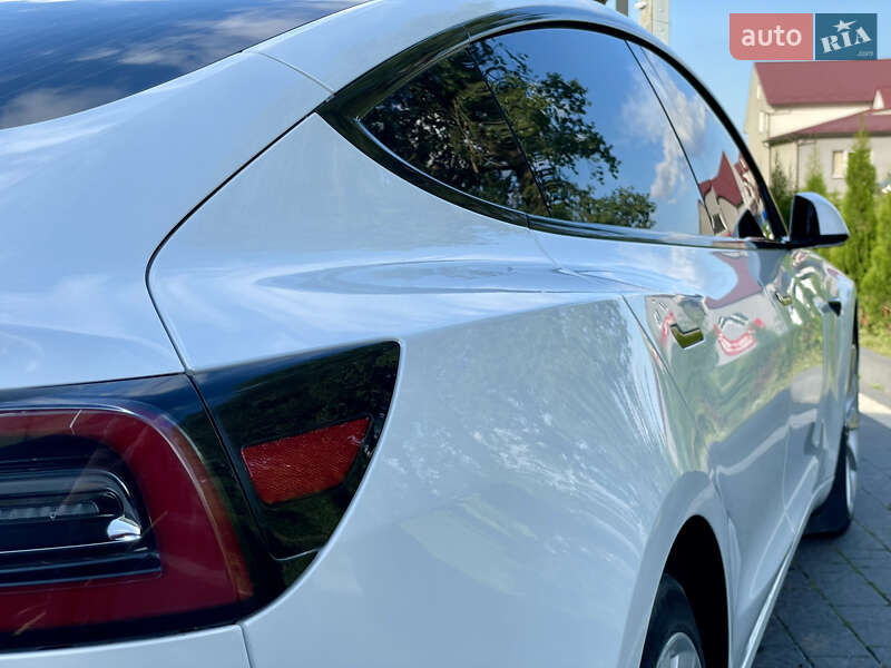 Седан Tesla Model 3 2020 в Самборе