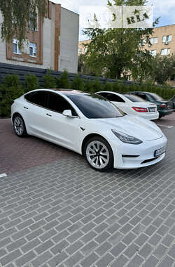 Седан Tesla Model 3 2018 в Черкассах