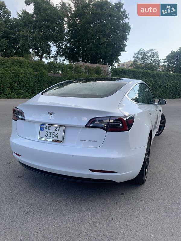 Седан Tesla Model 3 2018 в Днепре