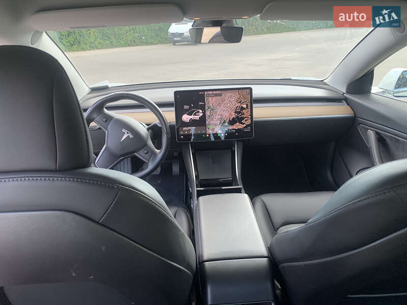 Седан Tesla Model 3 2018 в Днепре