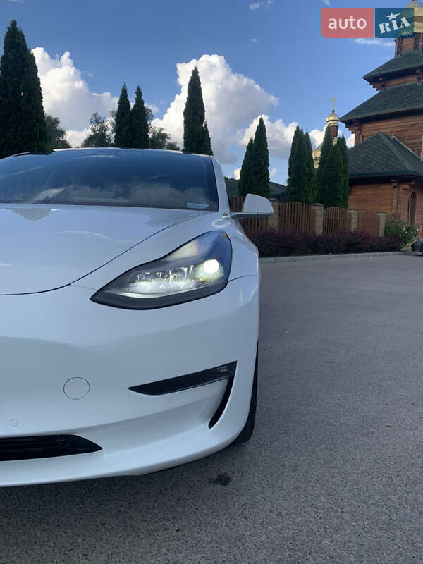 Седан Tesla Model 3 2018 в Днепре
