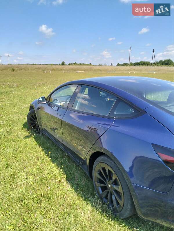 Седан Tesla Model 3 2022 в Миколаєві