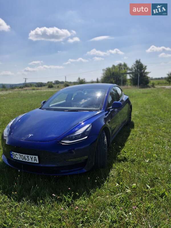 Седан Tesla Model 3 2022 в Миколаєві