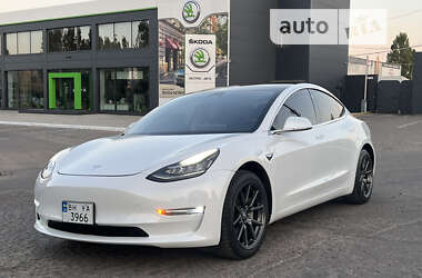 Седан Tesla Model 3 2020 в Николаеве