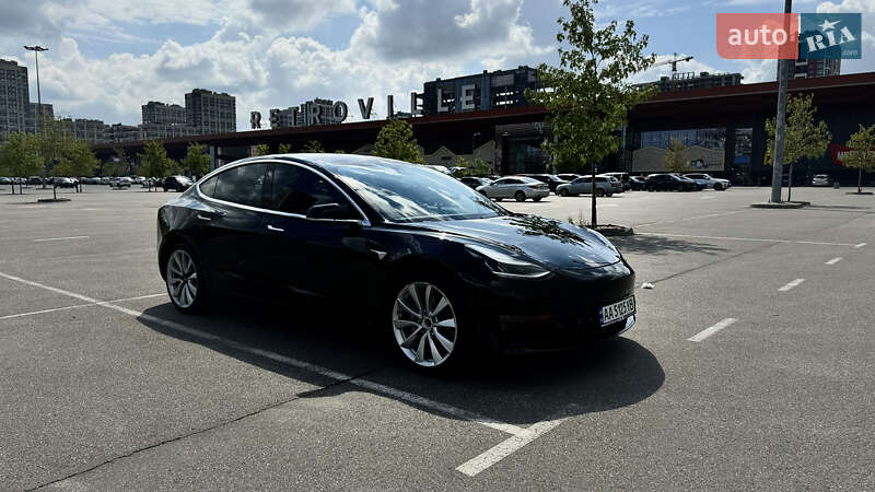 Седан Tesla Model 3 2018 в Киеве