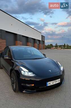 Седан Tesla Model 3 2021 в 