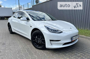 Седан Tesla Model 3 2020 в Киеве