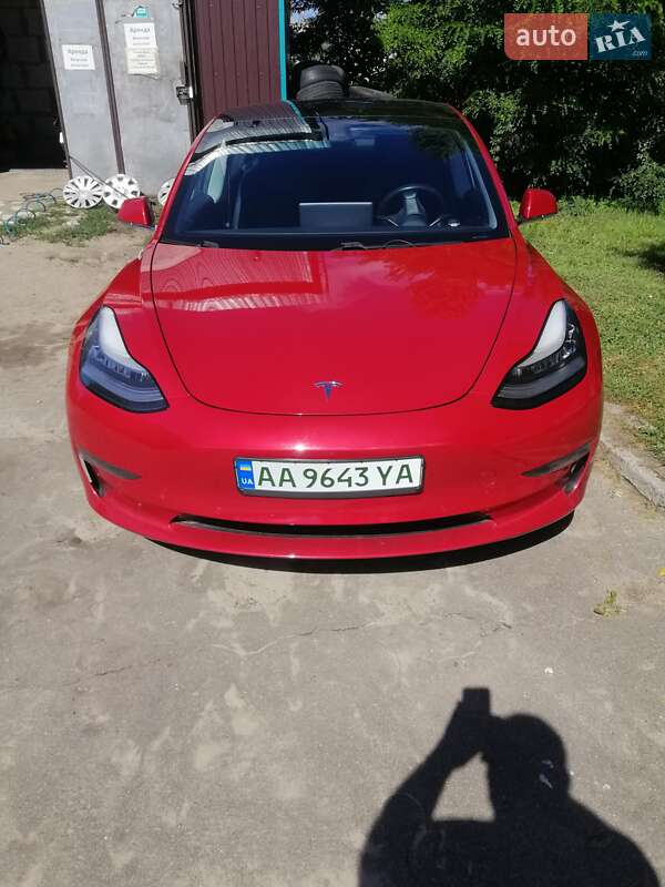 Седан Tesla Model 3 2018 в Киеве