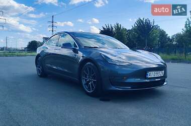 Седан Tesla Model 3 2020 в Києві