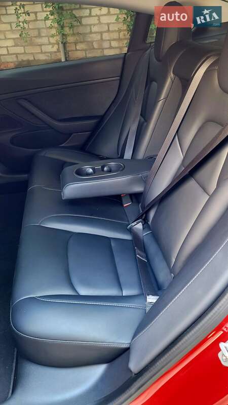 Седан Tesla Model 3 2019 в Миколаєві