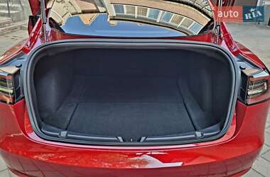 Седан Tesla Model 3 2019 в 