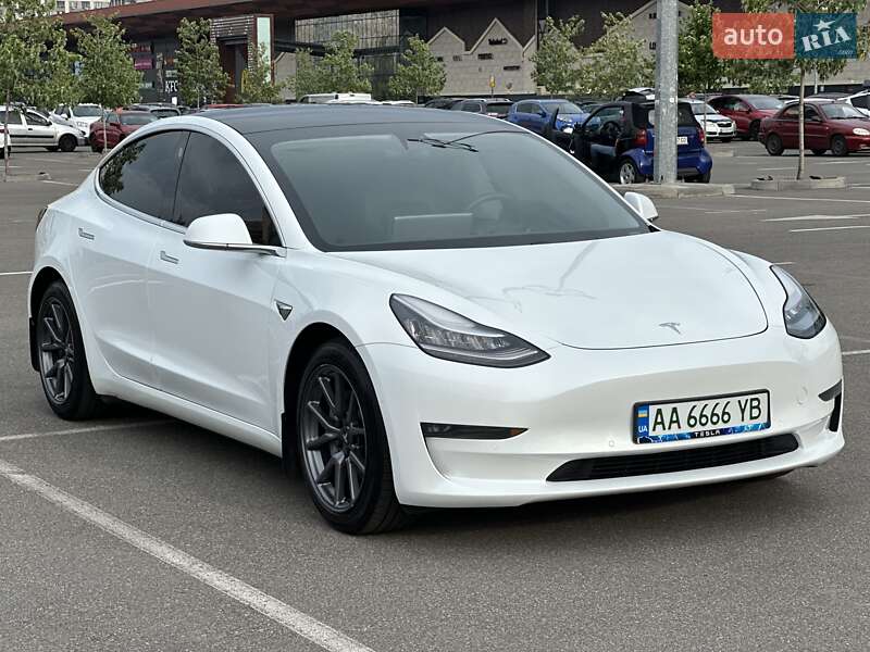 Седан Tesla Model 3 2020 в Києві фото Седан Tesla Model 3 2020 в Києві