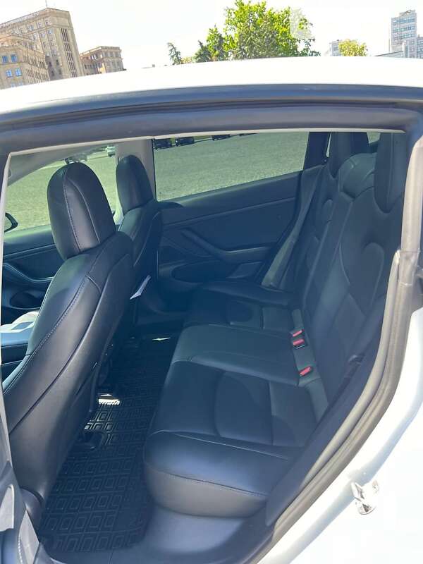 Седан Tesla Model 3 2021 в Харкові