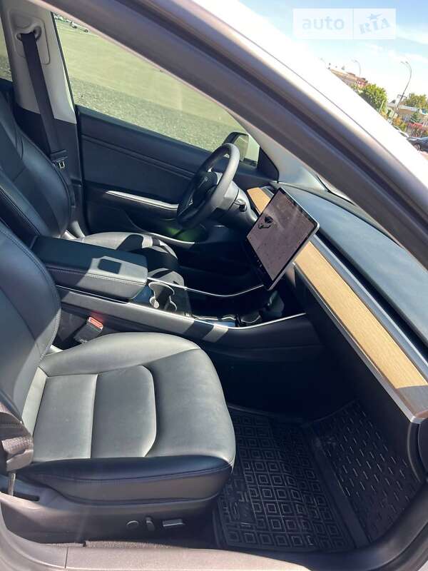 Седан Tesla Model 3 2021 в Харкові
