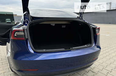 Седан Tesla Model 3 2023 в Ивано-Франковске