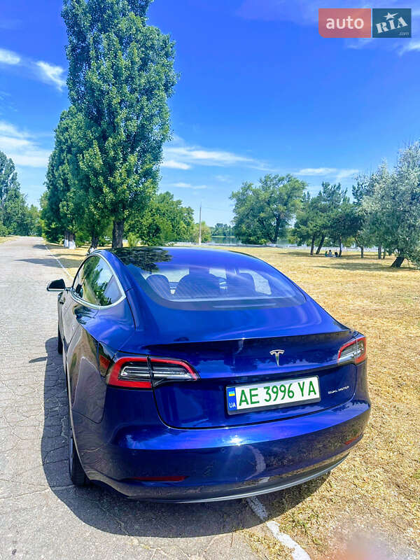 Седан Tesla Model 3 2018 в Каменском
