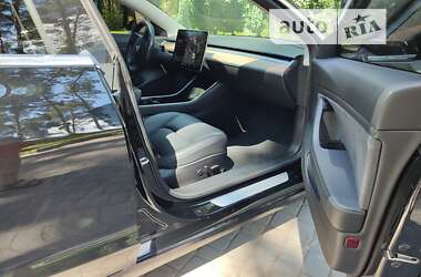 Седан Tesla Model 3 2019 в 