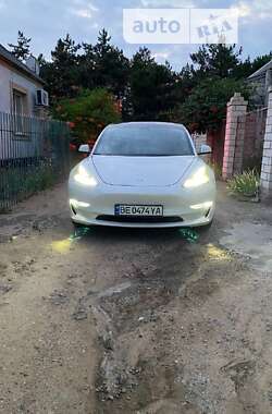 Седан Tesla Model 3 2022 в Вознесенске