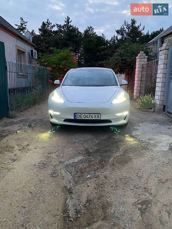 Седан Tesla Model 3 2022 в Вознесенске