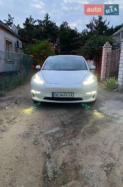 Седан Tesla Model 3 2022 в Вознесенске