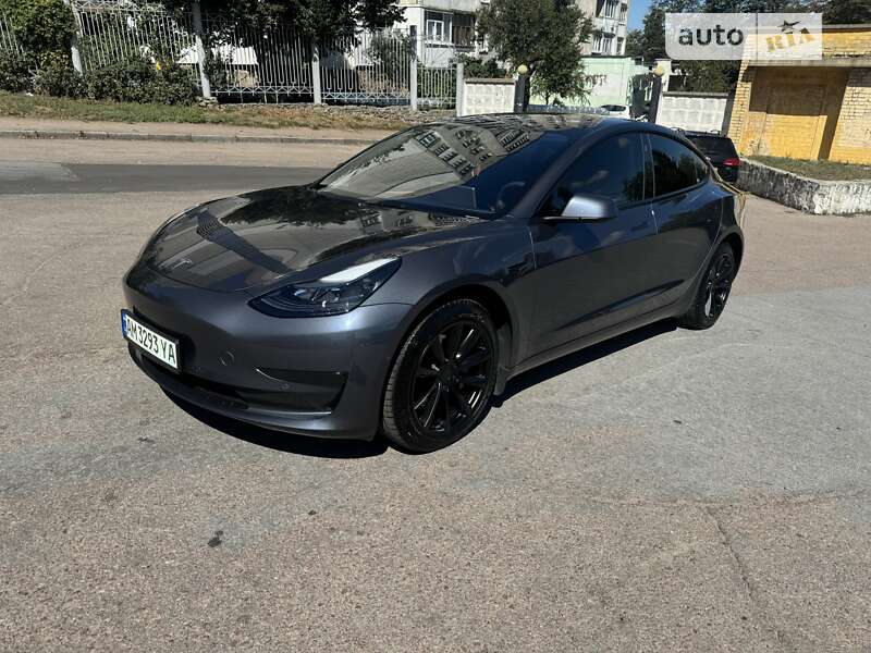 Седан Tesla Model 3 2021 в Житомирі