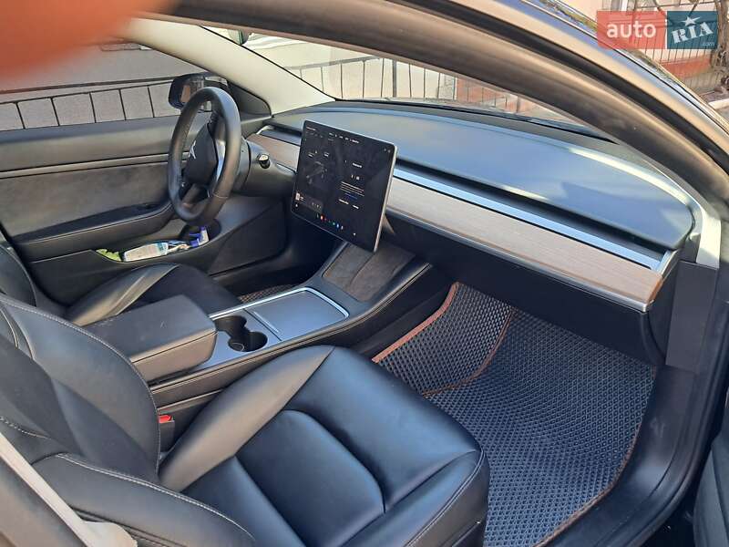 Седан Tesla Model 3 2021 в Каменец-Подольском