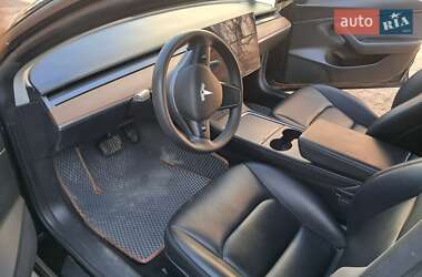Седан Tesla Model 3 2021 в 