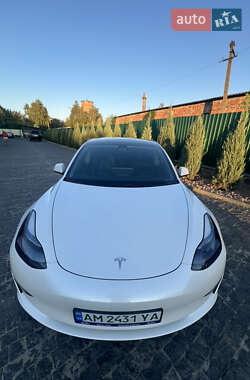 Седан Tesla Model 3 2020 в Киеве
