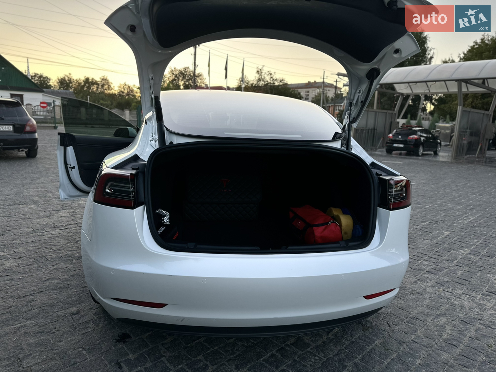 2020 Tesla Model 3 - мініатюра 24
