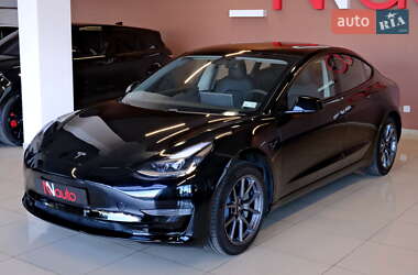 Седан Tesla Model 3 2021 в 