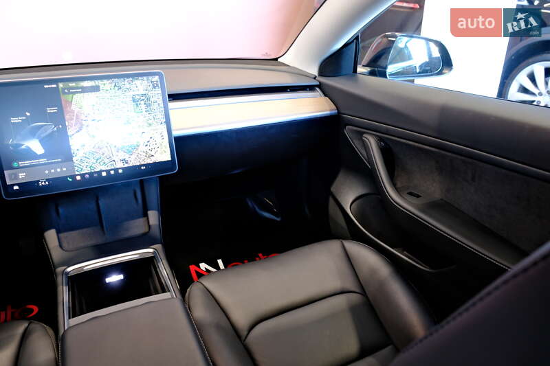 Седан Tesla Model 3 2021 в Одесі