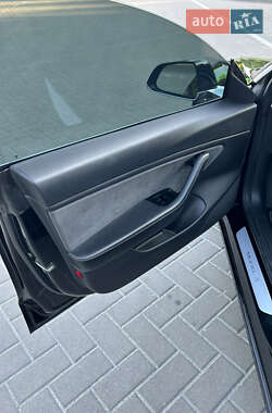 Седан Tesla Model 3 2018 в 