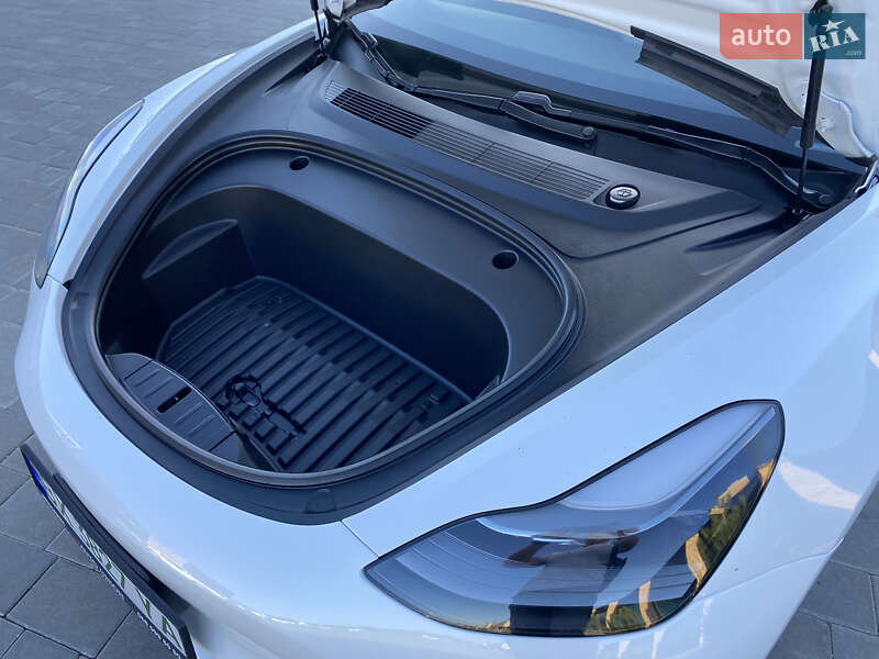 Седан Tesla Model 3 2021 в Хмельницькому
