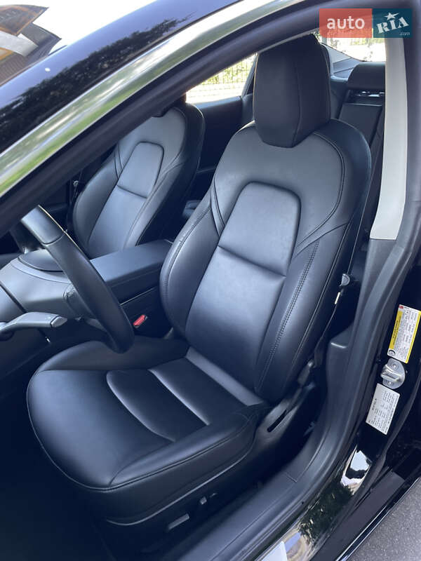 Седан Tesla Model 3 2019 в Києві
