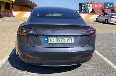 Седан Tesla Model 3 2021 в 
