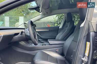 Седан Tesla Model 3 2021 в 