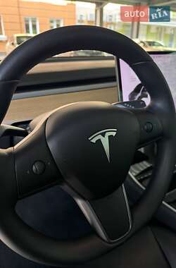 Седан Tesla Model 3 2019 в Киеве