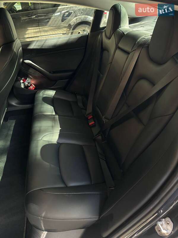 Седан Tesla Model 3 2019 в Киеве