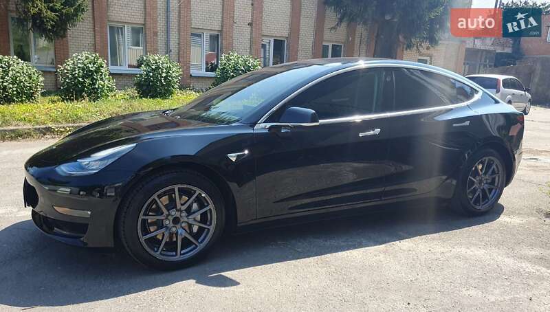 Седан Tesla Model 3 2018 в Хмельницькому