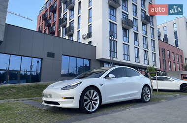 Седан Tesla Model 3 2019 в Львові