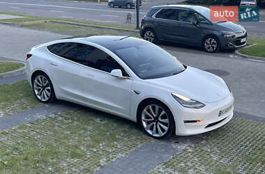 Седан Tesla Model 3 2019 в Львові