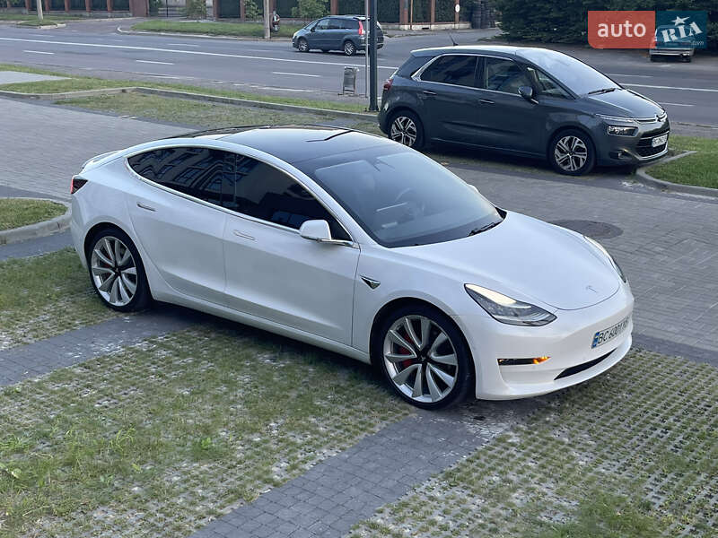Седан Tesla Model 3 2019 в Львові