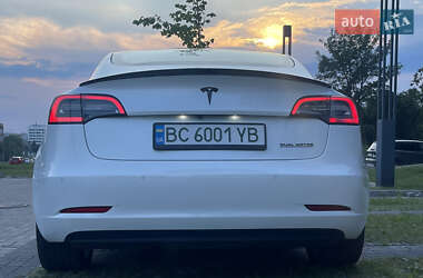 Седан Tesla Model 3 2019 в Львові