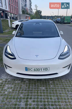 Седан Tesla Model 3 2019 в Львові