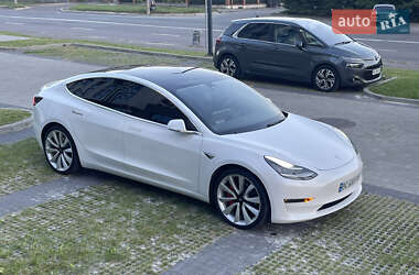 Седан Tesla Model 3 2019 в Львові