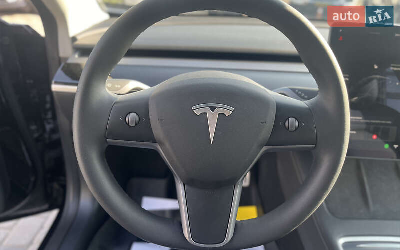 Седан Tesla Model 3 2021 в Мукачевому