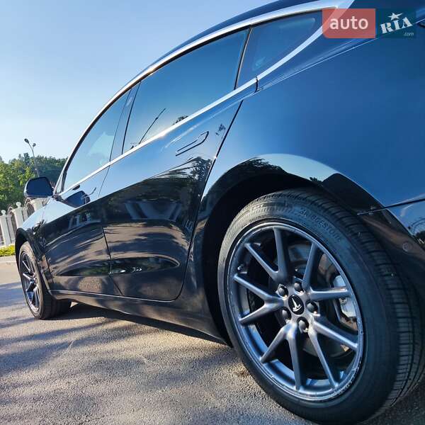 Седан Tesla Model 3 2018 в Вінниці