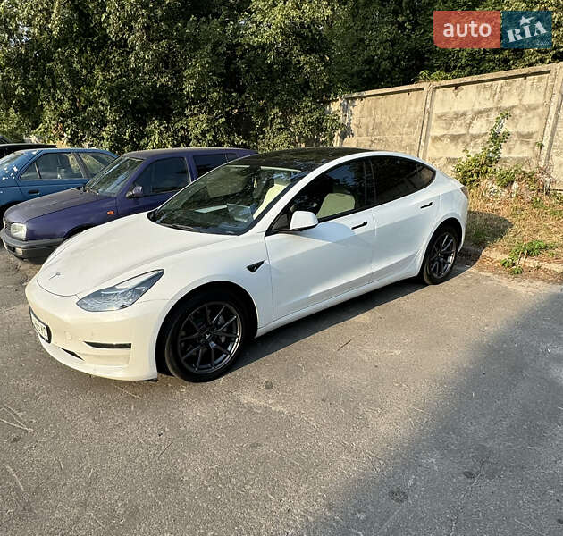 Tesla Model 3 2022