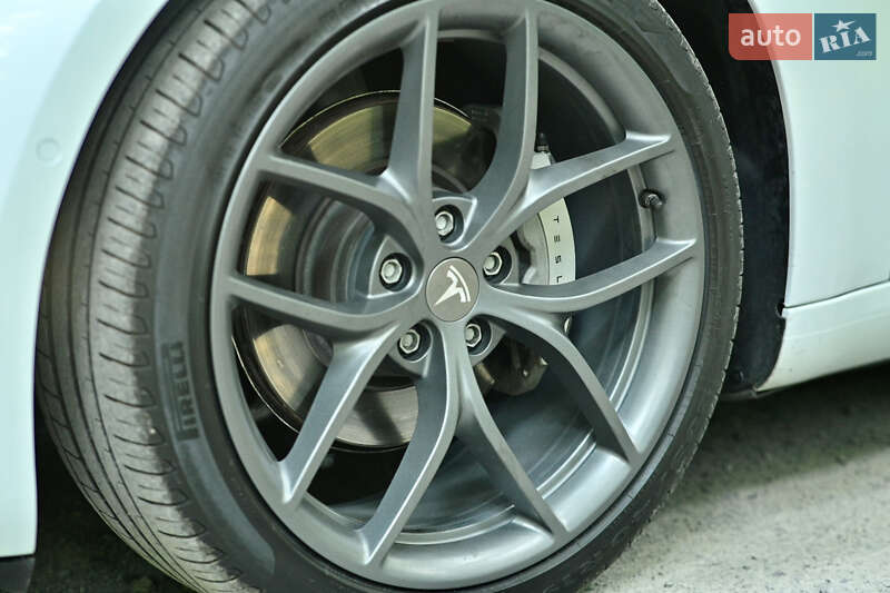 Седан Tesla Model 3 2019 в Луцке фото 4 Седан Tesla Model 3 2019 в Луцке